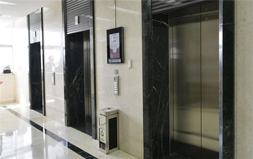 中关村大厦电梯