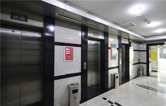 富海大厦电梯