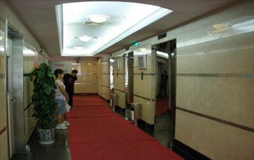 泛亚大厦电梯